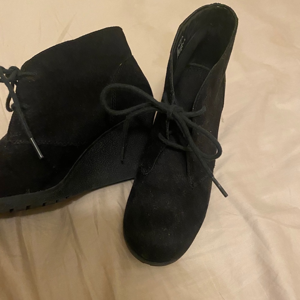 Women’s wedge booties
